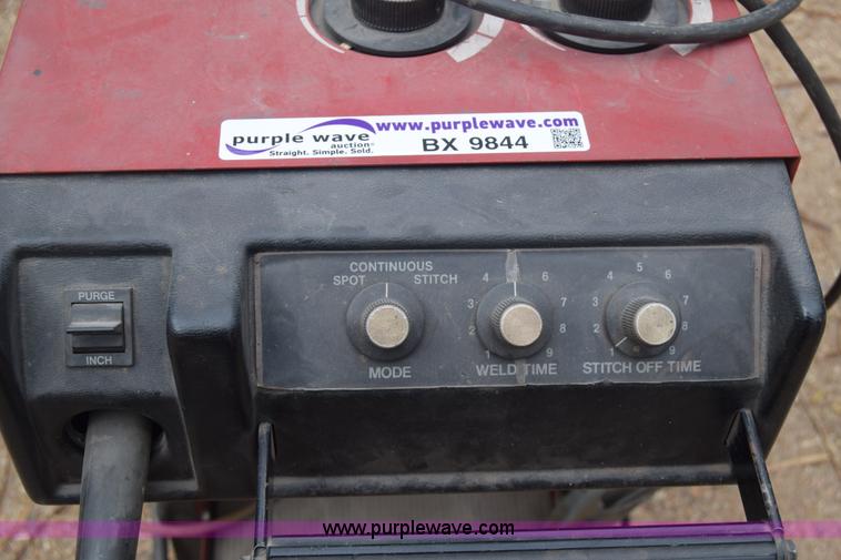 image for item BX9844 Snap-on YA205A mig welder