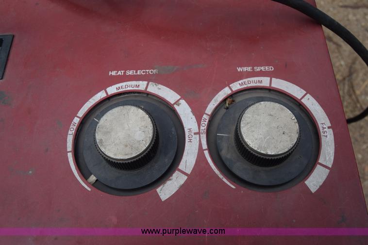 image for item BX9844 Snap-on YA205A mig welder