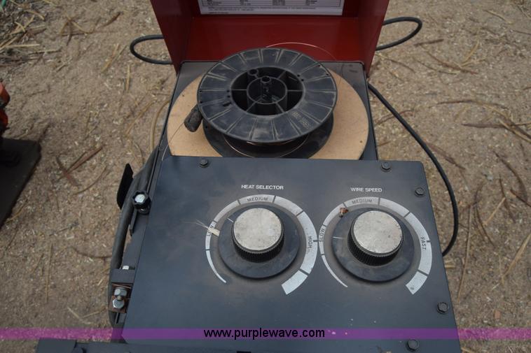 image for item BX9844 Snap-on YA205A mig welder