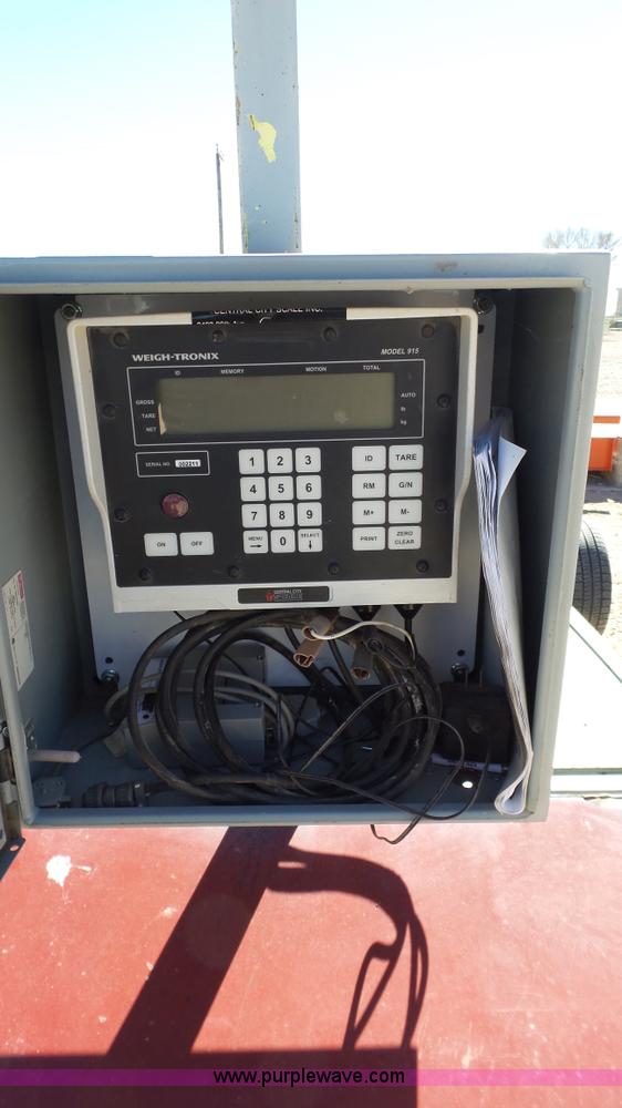 image for item BZ9045 Weigh-Tronix 915 scale