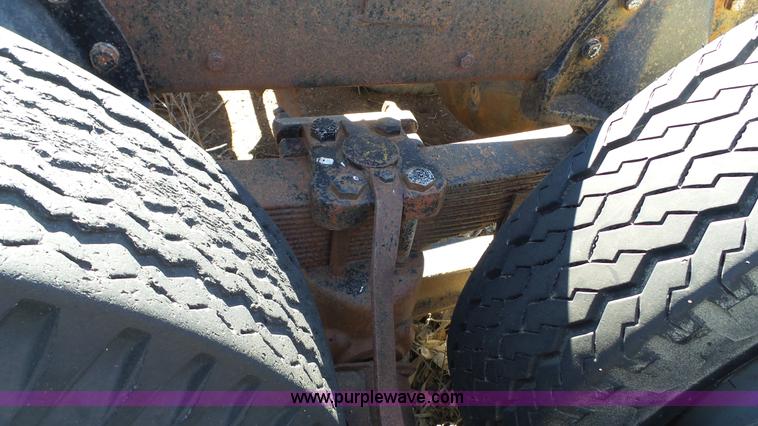 image for item J1269 1967 GMC 7500 truck cab and chassis