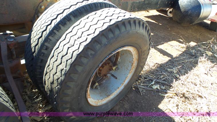 image for item J1269 1967 GMC 7500 truck cab and chassis