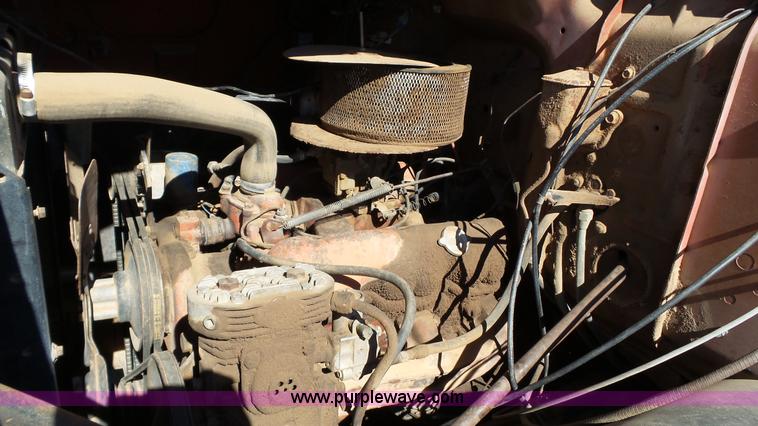 image for item J1269 1967 GMC 7500 truck cab and chassis