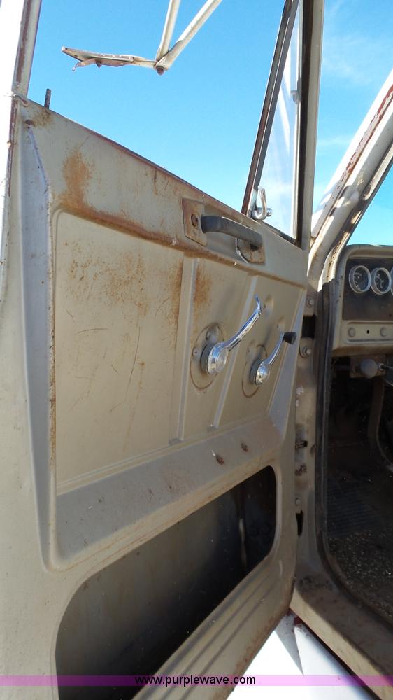 image for item J1269 1967 GMC 7500 truck cab and chassis