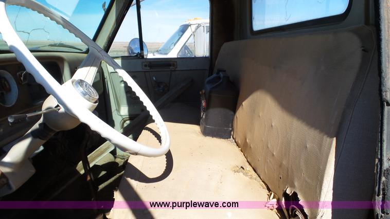 image for item J1269 1967 GMC 7500 truck cab and chassis