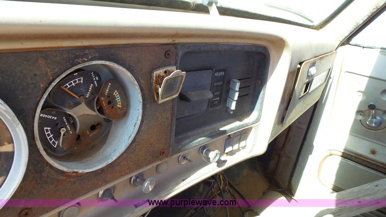 image for item J1269 1967 GMC 7500 truck cab and chassis