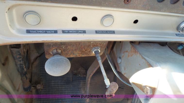 image for item J1269 1967 GMC 7500 truck cab and chassis