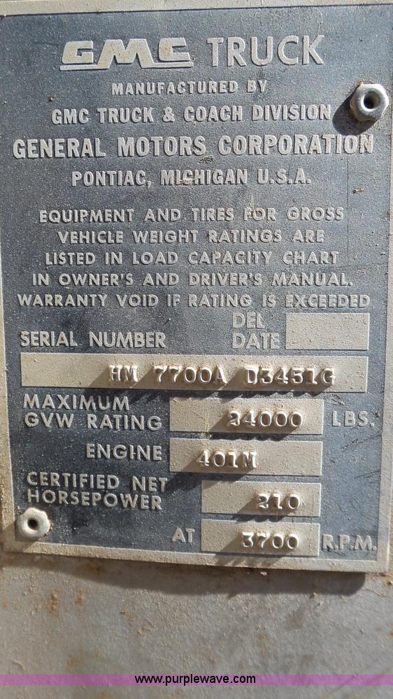 image for item J1269 1967 GMC 7500 truck cab and chassis