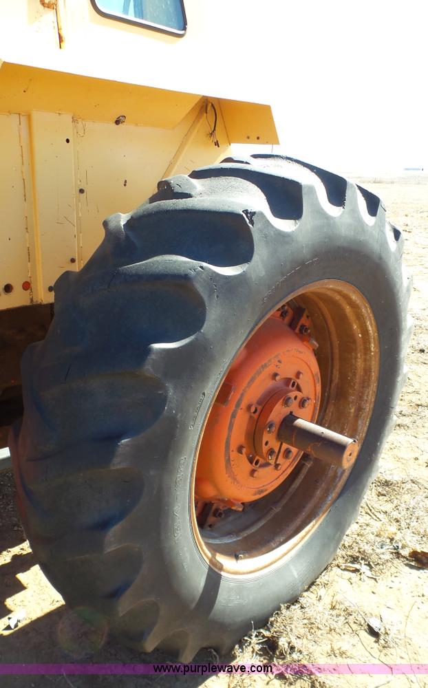 image for item J1282 Case 1370 tractor