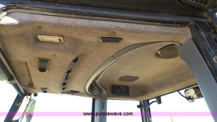 image for item J1285 1995 Caterpillar Challenger 45 tractor