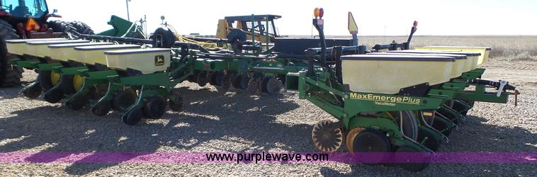 image for item J1293 John Deere 1770 Conservation Max Emerge planter