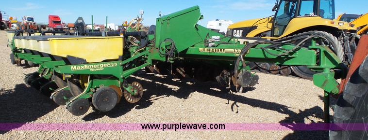 image for item J1293 John Deere 1770 Conservation Max Emerge planter