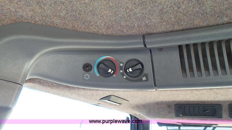 image for item J1294 1997 Caterpillar Challenger 55 tractor