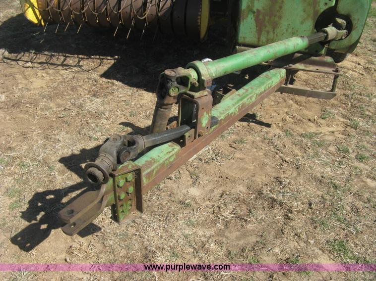 image for item J2885 John Deere 224T square baler