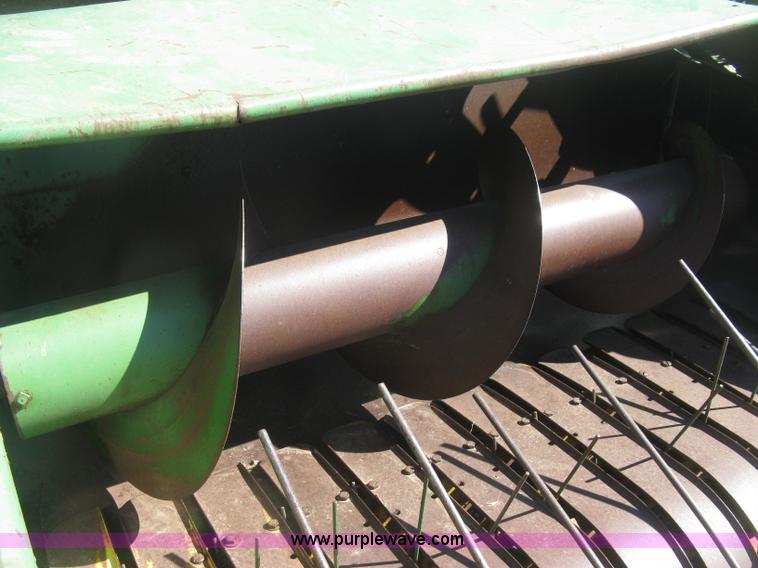 image for item J2885 John Deere 224T square baler