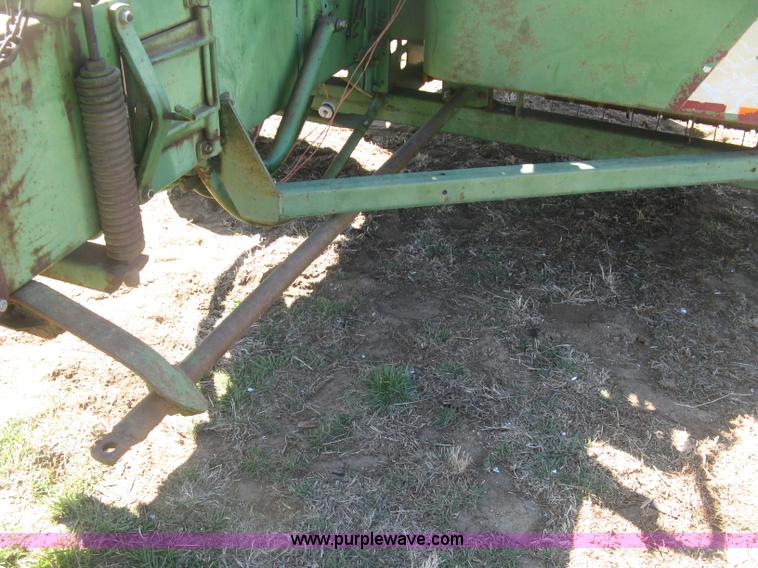 image for item J2885 John Deere 224T square baler