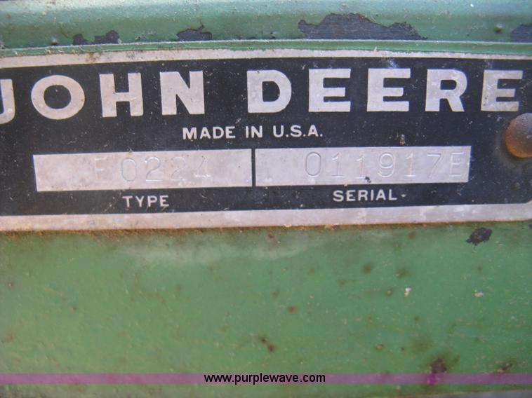 image for item J2885 John Deere 224T square baler