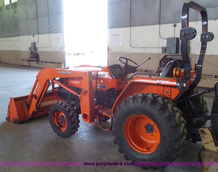 image for item J4688 2007 Kubota L3400D MFWD tractor