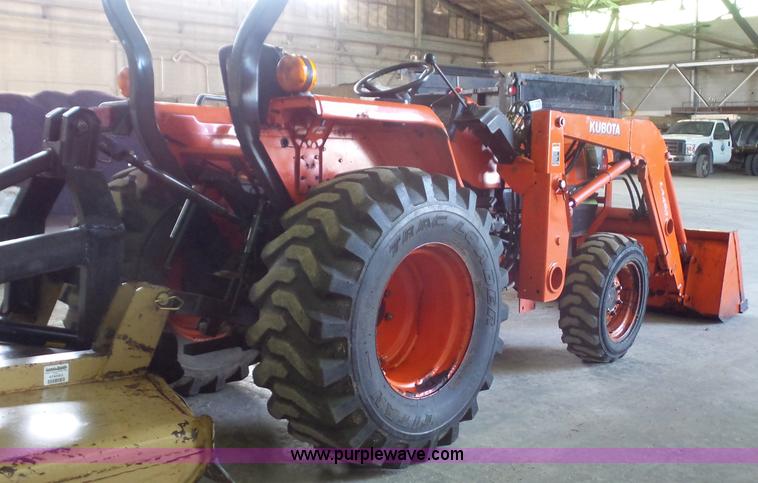 image for item J4688 2007 Kubota L3400D MFWD tractor