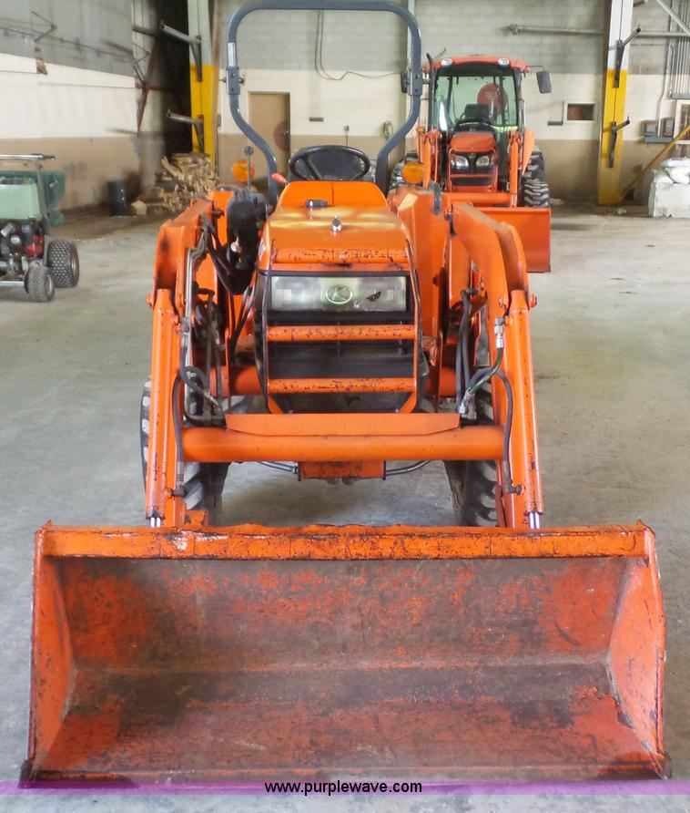 image for item J4688 2007 Kubota L3400D MFWD tractor