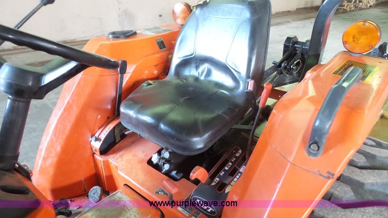 image for item J4688 2007 Kubota L3400D MFWD tractor