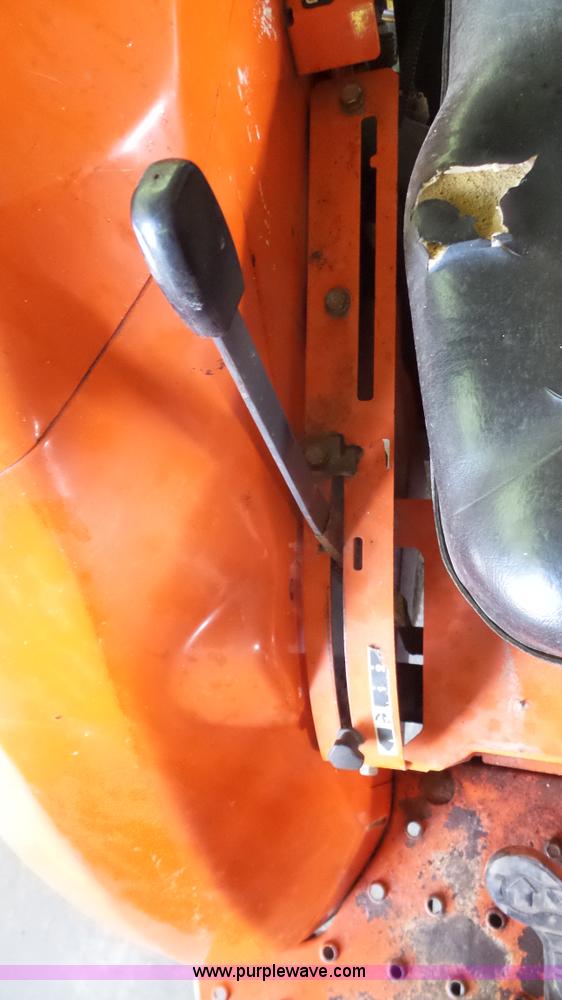 image for item J4688 2007 Kubota L3400D MFWD tractor