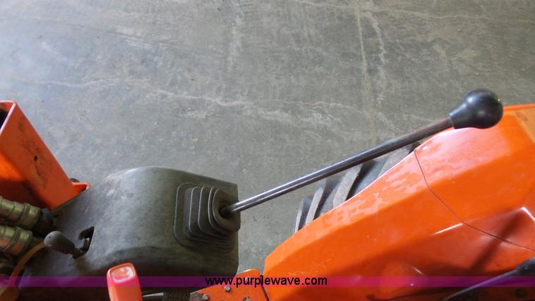 image for item J4688 2007 Kubota L3400D MFWD tractor