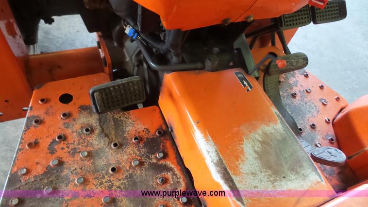 image for item J4688 2007 Kubota L3400D MFWD tractor