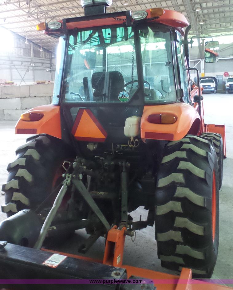 image for item J4689 2010 Kubota M7040D MFWD tractor