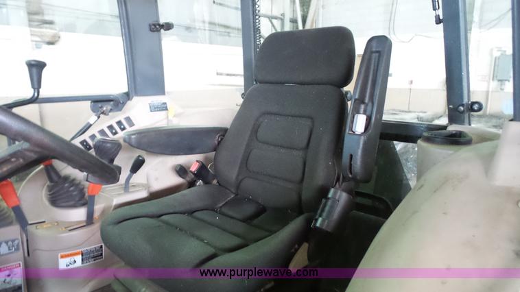 image for item J4689 2010 Kubota M7040D MFWD tractor