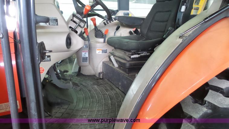 image for item J4689 2010 Kubota M7040D MFWD tractor