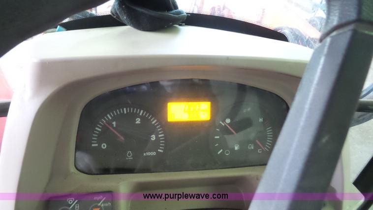 image for item J4689 2010 Kubota M7040D MFWD tractor