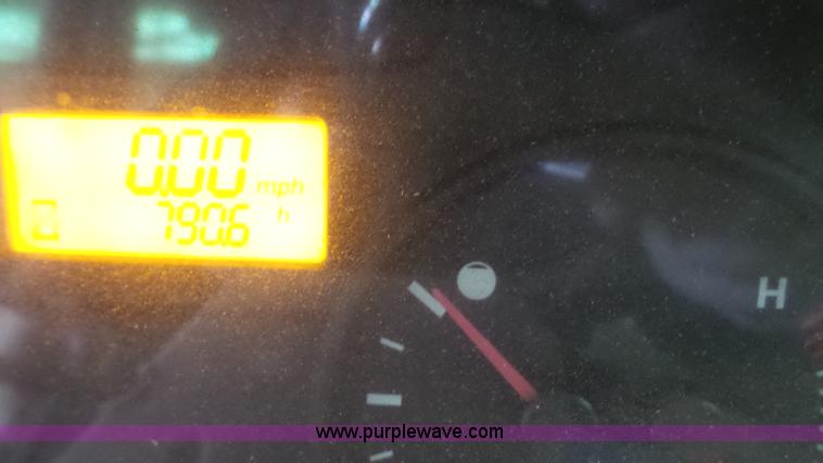 image for item J4689 2010 Kubota M7040D MFWD tractor