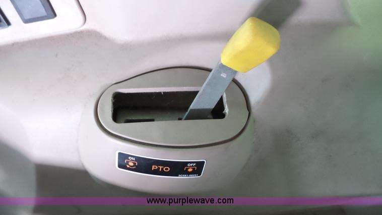 image for item J4689 2010 Kubota M7040D MFWD tractor