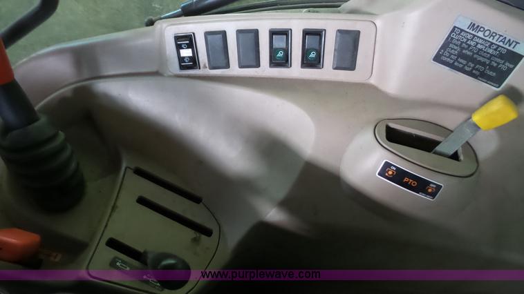 image for item J4689 2010 Kubota M7040D MFWD tractor