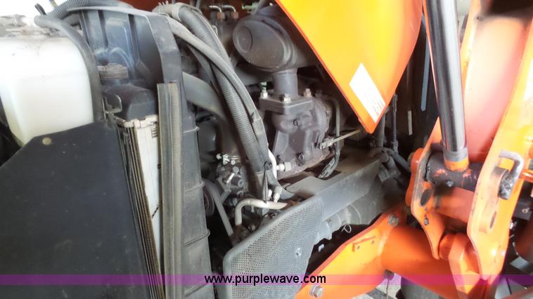 image for item J4689 2010 Kubota M7040D MFWD tractor