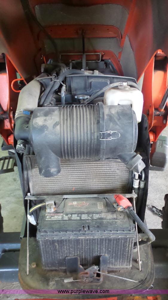 image for item J4689 2010 Kubota M7040D MFWD tractor