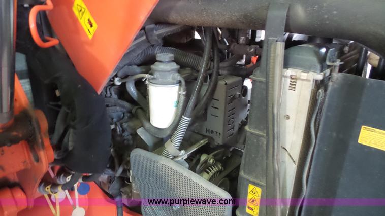 image for item J4689 2010 Kubota M7040D MFWD tractor