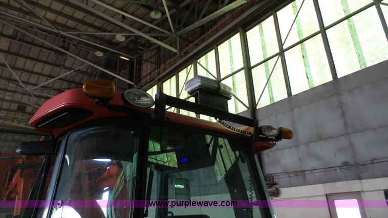 image for item J4689 2010 Kubota M7040D MFWD tractor