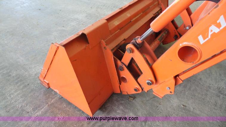 image for item J4689 2010 Kubota M7040D MFWD tractor