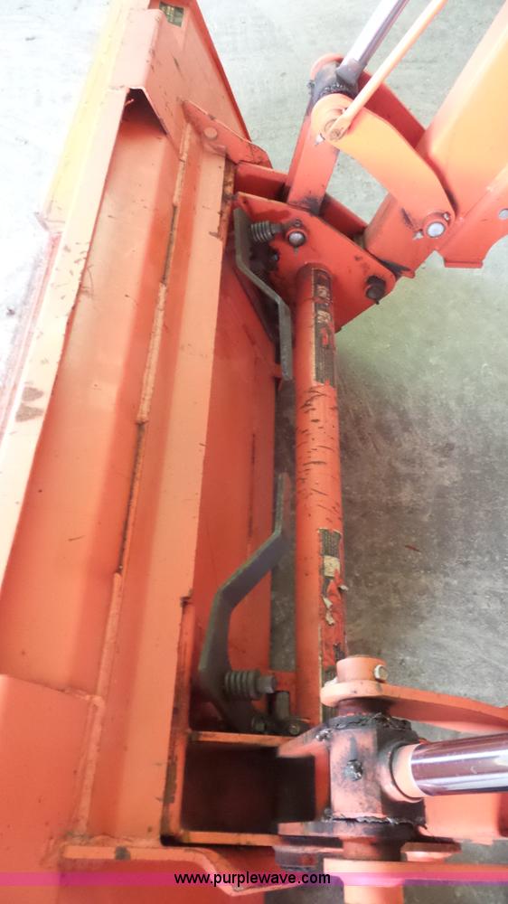 image for item J4689 2010 Kubota M7040D MFWD tractor