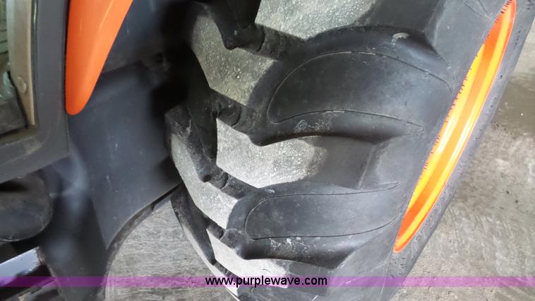 image for item J4689 2010 Kubota M7040D MFWD tractor