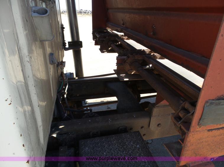 image for item J6230 1989 Ford LA9000 AeroMax 106 manure spreader truck