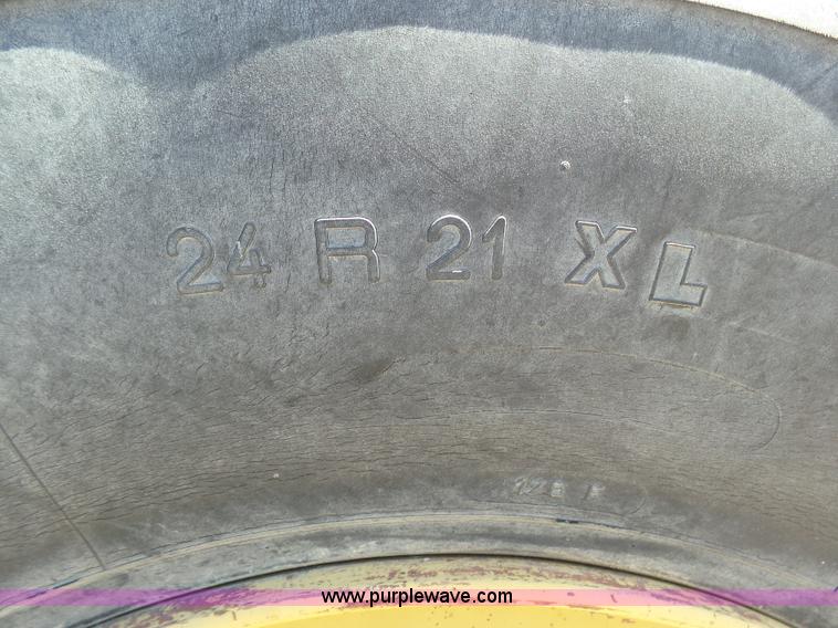 image for item J6230 1989 Ford LA9000 AeroMax 106 manure spreader truck