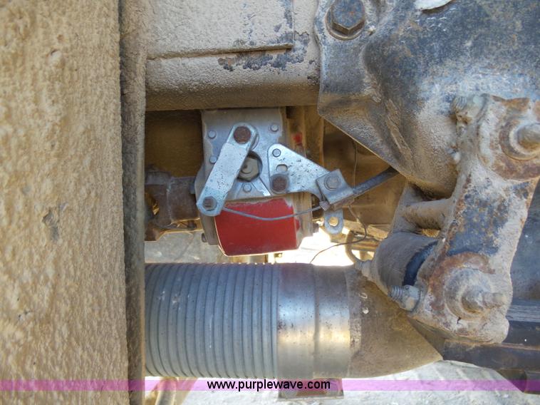 image for item J6230 1989 Ford LA9000 AeroMax 106 manure spreader truck