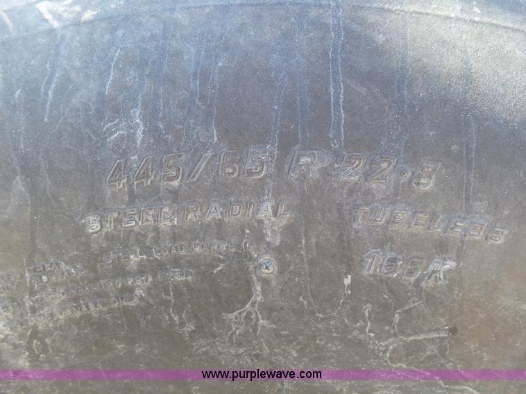 image for item J6230 1989 Ford LA9000 AeroMax 106 manure spreader truck