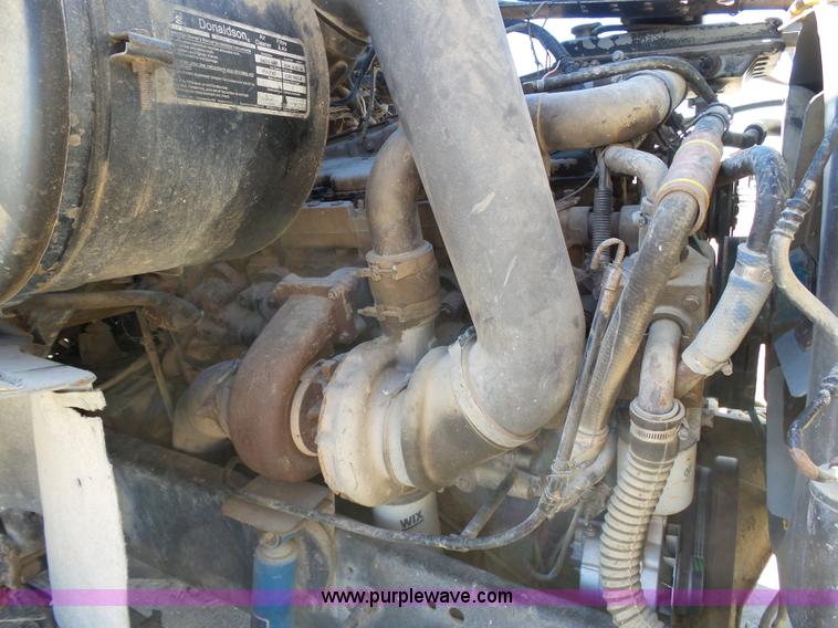 image for item J6230 1989 Ford LA9000 AeroMax 106 manure spreader truck