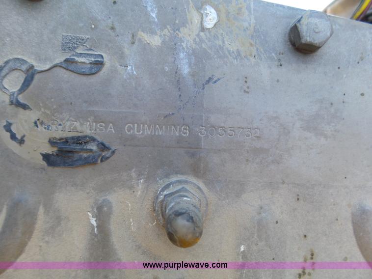 image for item J6230 1989 Ford LA9000 AeroMax 106 manure spreader truck