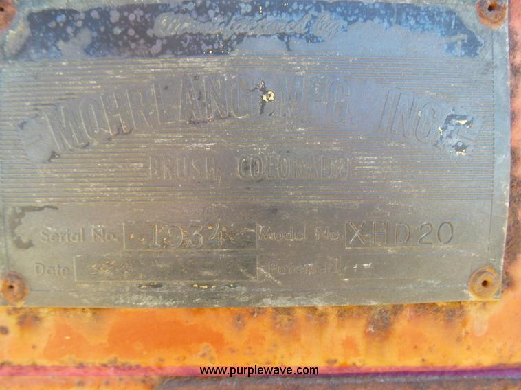 image for item J6230 1989 Ford LA9000 AeroMax 106 manure spreader truck