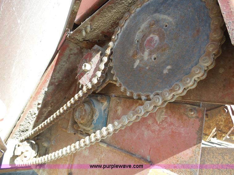 image for item J6230 1989 Ford LA9000 AeroMax 106 manure spreader truck